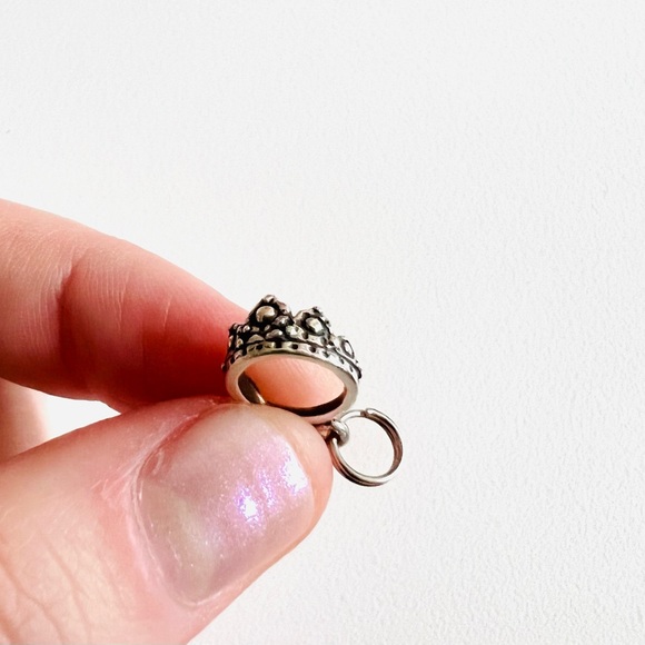 Crown Charm 👑 - Picture 4 of 4